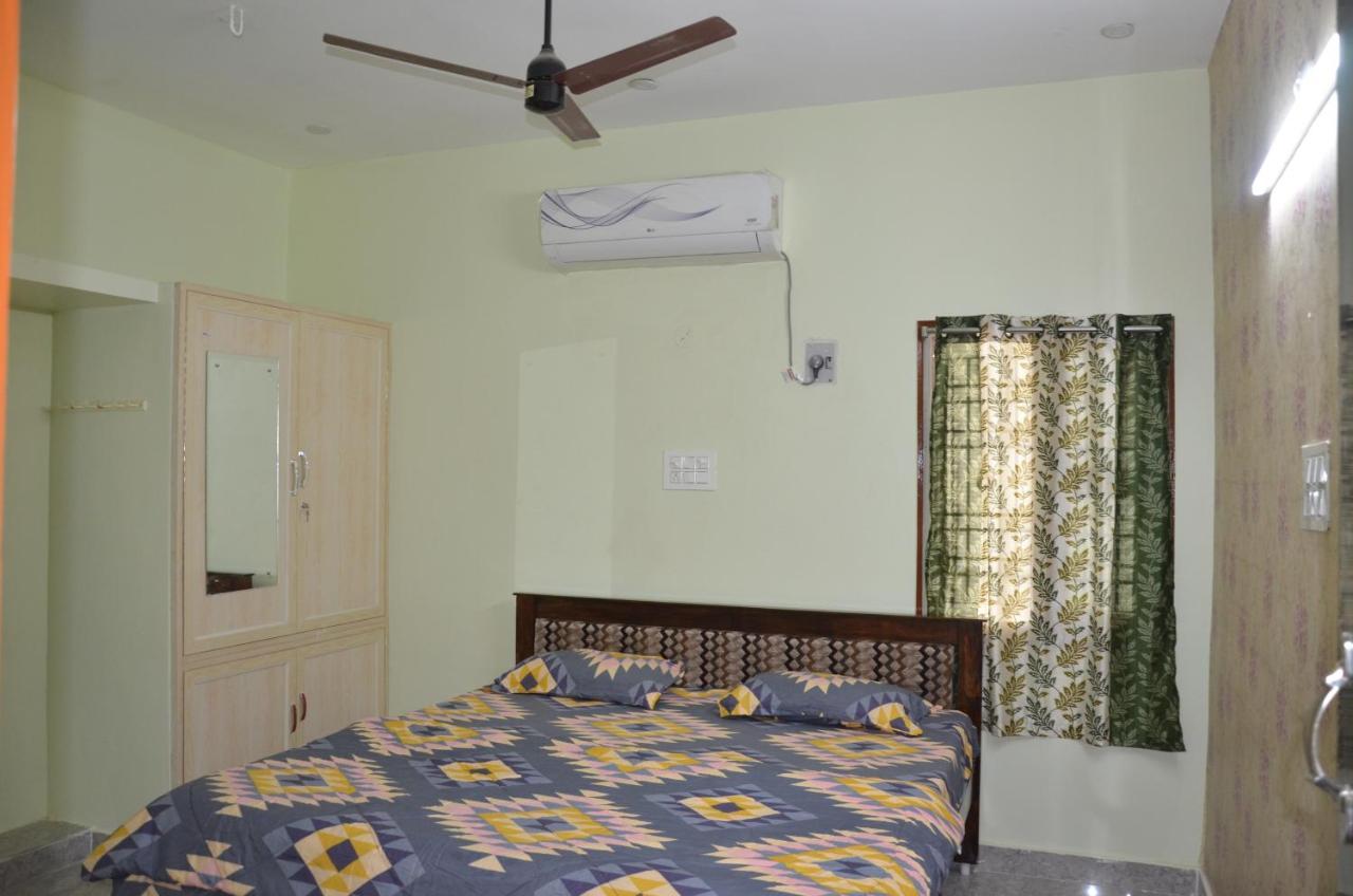 Homestay Manohars New Tirupati